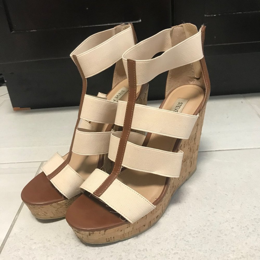 Steve Madden Cream Tan Wedges Size 8.5 LIKE NEW